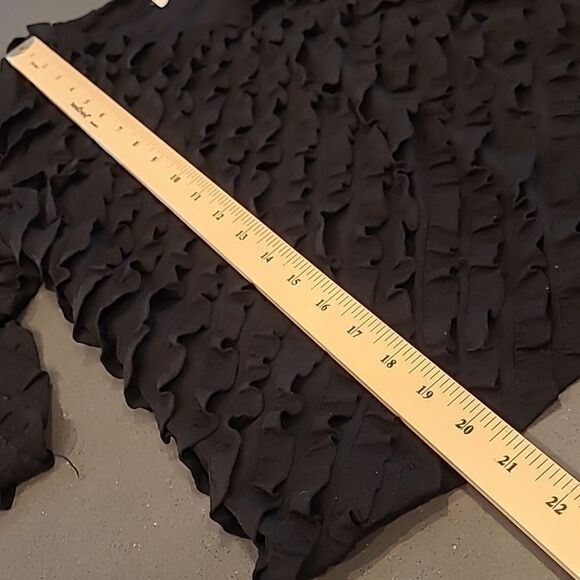Draper's & Damon's petite  sz PM ruffled black blouse - Picture 4 of 7